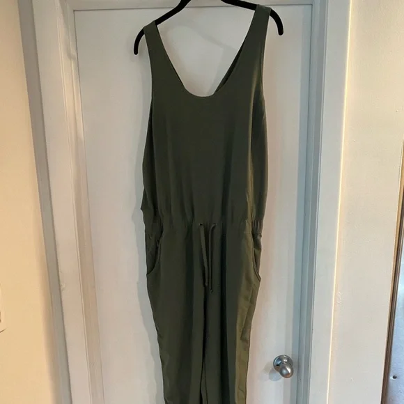 Patagonia jumpsuit- green - Picture 2 of 5